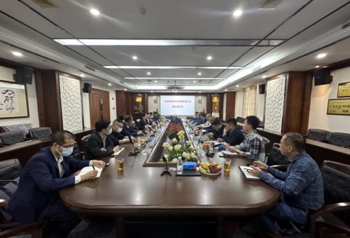 陽江市金融工作局組織召開全市建筑行業(yè)銀企座談會(huì)